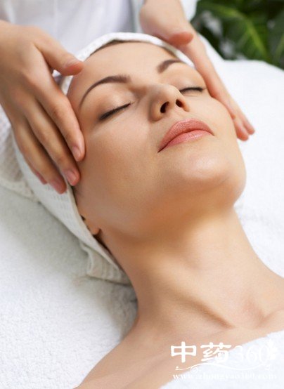 美容按摩法:刺激穴位有效治疗青春痘