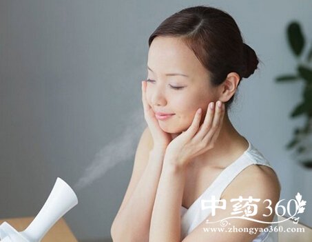 脸上起皮怎么办 定期皮肤保养补水很重要