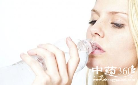 如何延缓肌肤衰老 七个方法不容错过 如何延缓肌肤衰老 延缓肌肤衰老有什么办法 怎样缓解肌肤衰老