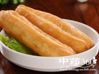 油条当早餐 但这些人不能吃