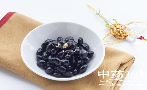 吃黑米黑豆的好处有哪些 吃黑米都有哪些好处 女人吃黑米的好处