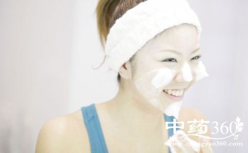 早晚都要护肤吗 早晚护肤的好处 早晚护肤的小贴士