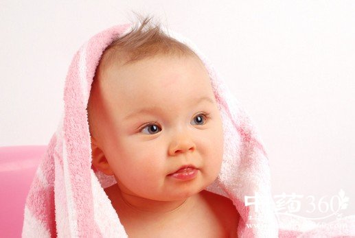 夏秋之交警惕孩子患手足口病