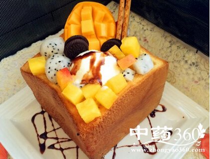 清凉美味的甜品蜂蜜厚多士