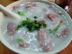 可以与参汤媲美的“米油” 俗称粥油