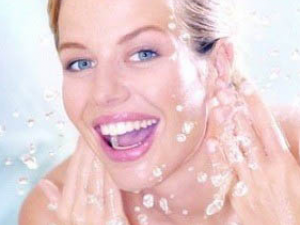 �ﶬ���ڷ����Ƥ�����Ͳ�ˮ