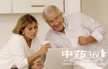 老年睡姿 “卧如弓”