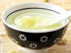 �����ڼ����ʺ��¾�������Ƥ���ֲڵ�Ů��