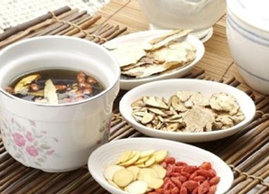 ��������ˮ�����ڽ���Ѫѹ