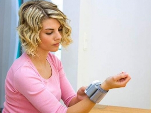 Ů��Ѫѹ�͵�ԭ�� Ѫѹ�͵�֢״ Ѫѹ����ô��