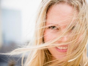 Ů��ͷ���ݻƵ�ԭ�� ͷ���ݻƳ�ʲô��