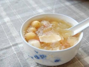 Ů��Ƣ��ˮ�׳�ʲô�� ��Ƣ���յ�ʳ������Щ