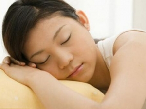 Ů��˯��Ϊʲô����� �����˯����ʽ����Щ