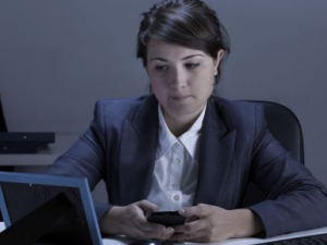 ��ҹ��Ů�˵�Σ�� Ů�˰�ҹ����β���