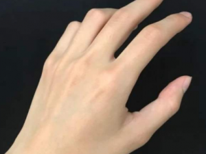 ������Լ���С�ֱ�ù⻬�۰�