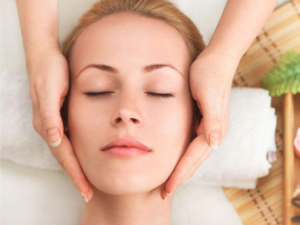 Ů��Ӧ�����յĻ���С����