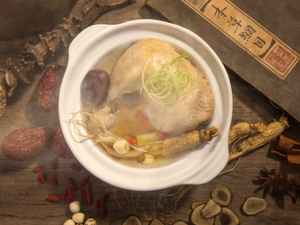 ����Ů�Է��μ������ܳ�ʲô