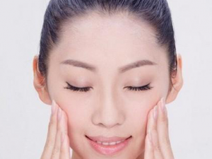 ����Ƥ����Ҫ���Ͳ�ˮ ���Լ���ȫ�涼��Ҫ��ˮ��ʪ