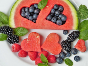 ���������Щˮ�������ݻ��� ƻ���Ϳ��Լ��ٺ�ɫ�س���