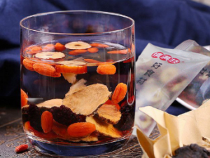 ��Ӷ��پ�����Щ��Ч ��Ӷ��پƿ�׳������