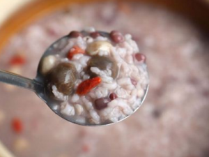 ���ֻƺְ����ڷ����й��� ��ε�������ȥ���ƺְ�