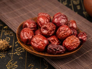 �����Ů���ݹ���� ���������Ժ����Ѫ