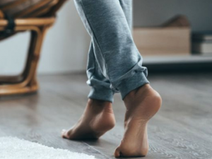 Ϊʲô���˱�Ů�˸����׽ų�