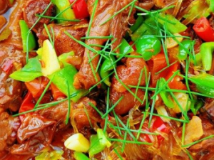 Ѽ���˿�ҵ����� С��������óԵ�Ѽ���˿��