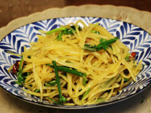 �㰮����������˿�� С�����һ�����óԵ���������˿