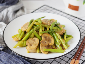 «�񳴿�Ģ������ С��������óԵ�«�񳴿�Ģ