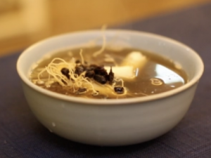 �ִ��˵���ʳ��ϰ�߶�����Щ