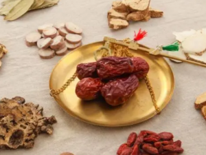 ��ҽʳ�Ʒ������¾� �¾����ٳ�ʲô�ɵ���