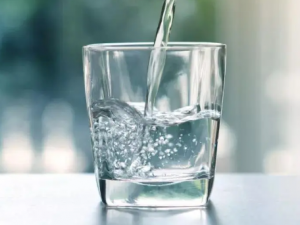 ���ں�ˮ�ٶ������Σ�� ���ں�ˮ�����������Щ�仯