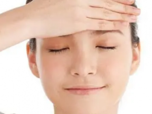 ̧ͷ�Ƹ����ȥ�� ��ֹ����ʶ��üͷϰ�߿�ȥ��̧ͷ��