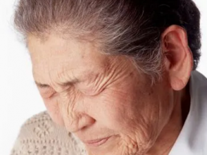 θ�����߻������Щ�쳣֢״ ��������θ��������ϰ������Щ