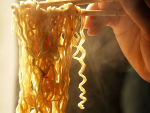 �������Σ��:һ��100�˷����������Լ20��