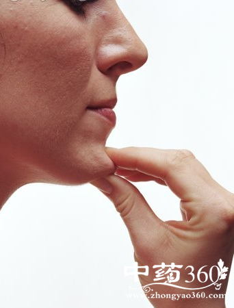 韩国母亲嫌女儿丑“动手”打成尖下巴