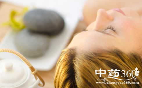 韩国母亲嫌女儿丑“动手”打成尖下巴