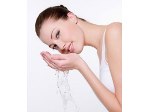 ���ݰ�Ħ�����̼�Ѩλ��Ч�����ഺ��