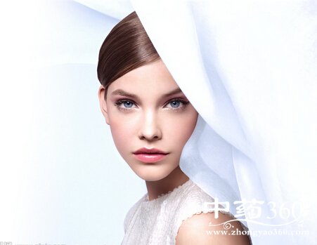 女人如何保养皮肤越活越年轻呢