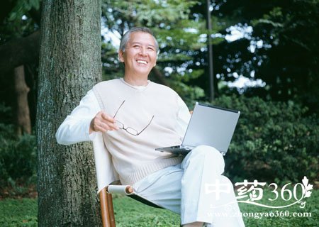 老年人按摩养生