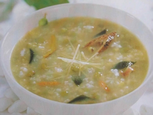 夏季养心降火清肠的四大 中医养生食谱