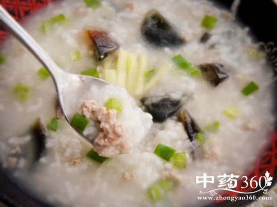 皮蛋瘦肉粥图片