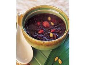 ��Ѫ��ʳ������Щ �＾Ů��������Ѫ������