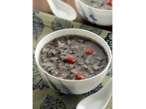 冬季如何养胃 冬季多喝黄芪粳米粥养胃