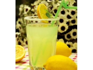 ��ʲôˮ������Ƥ�� ��ˮ���Գ����ۺ���ɫ