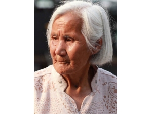 ���Ƹ�Ѫѹ��ƫ�� ���˰�Ħ����Ч