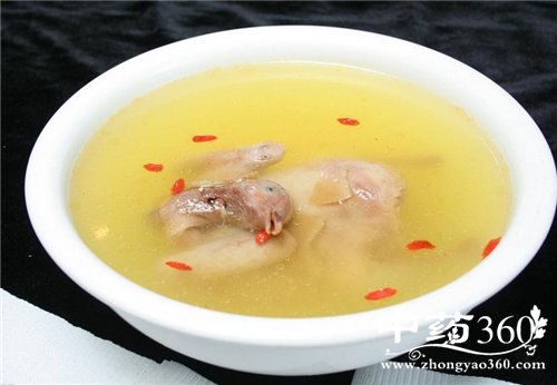 鸽子汤的做法与功效 清炖鸽子汤家常做法(2)