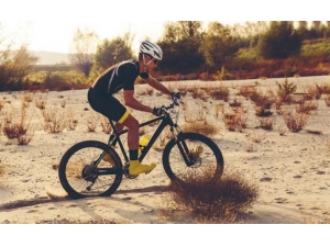 �����г����԰������