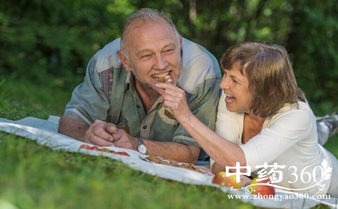 三伏天老人怎么养生 夏季老人饮食养生 夏季老人养生